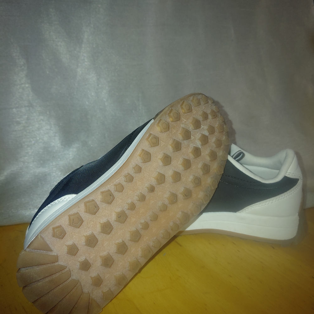 Link Monochrome Athletic Shoes - Picture 5 of 7